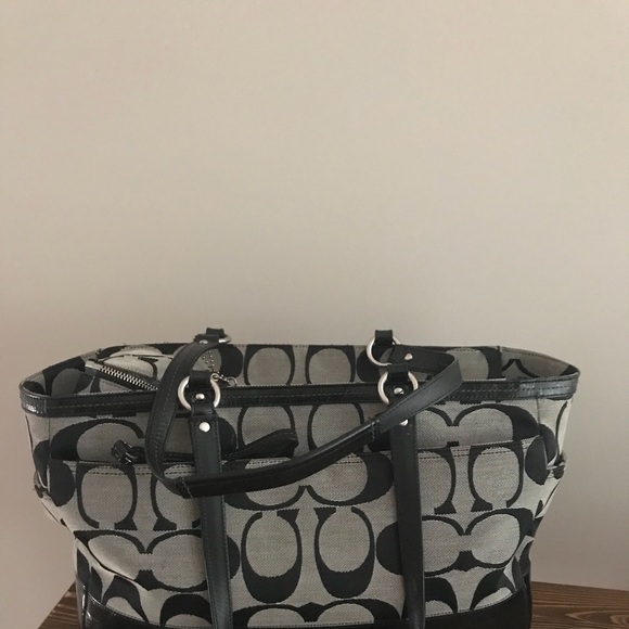 Large Black Coach Bag - Picture 2 of 2